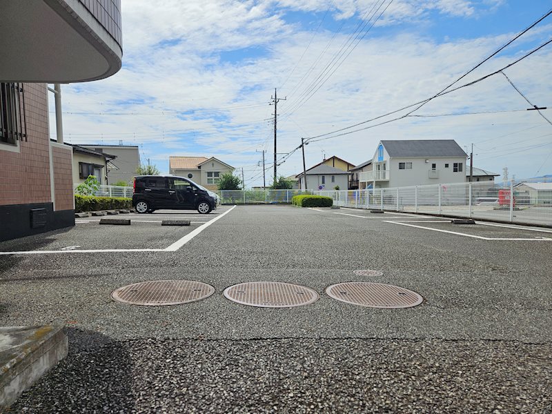 マーキュリーⅡ 駐車場