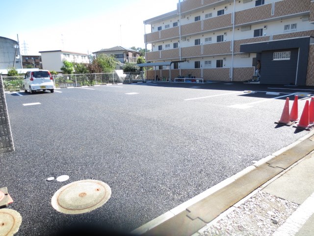 プランドール（堀之内） 駐車場
