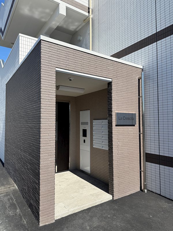 ラ・クレシタ エントランス