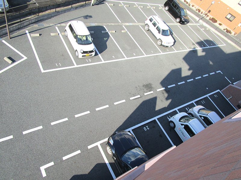 シャリル 駐車場
