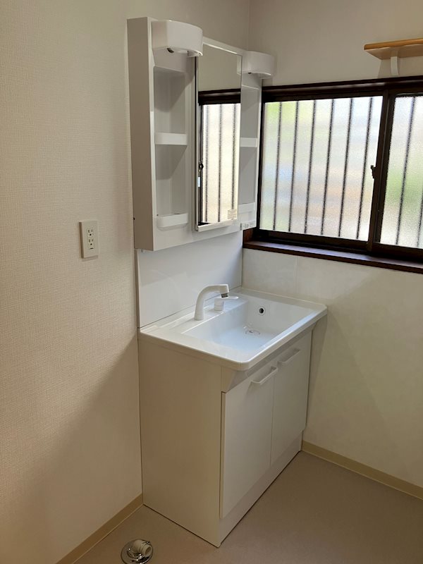 若松町戸建借家 洗面所