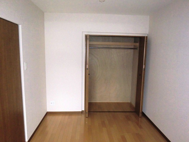 エミーナ ベッドルーム