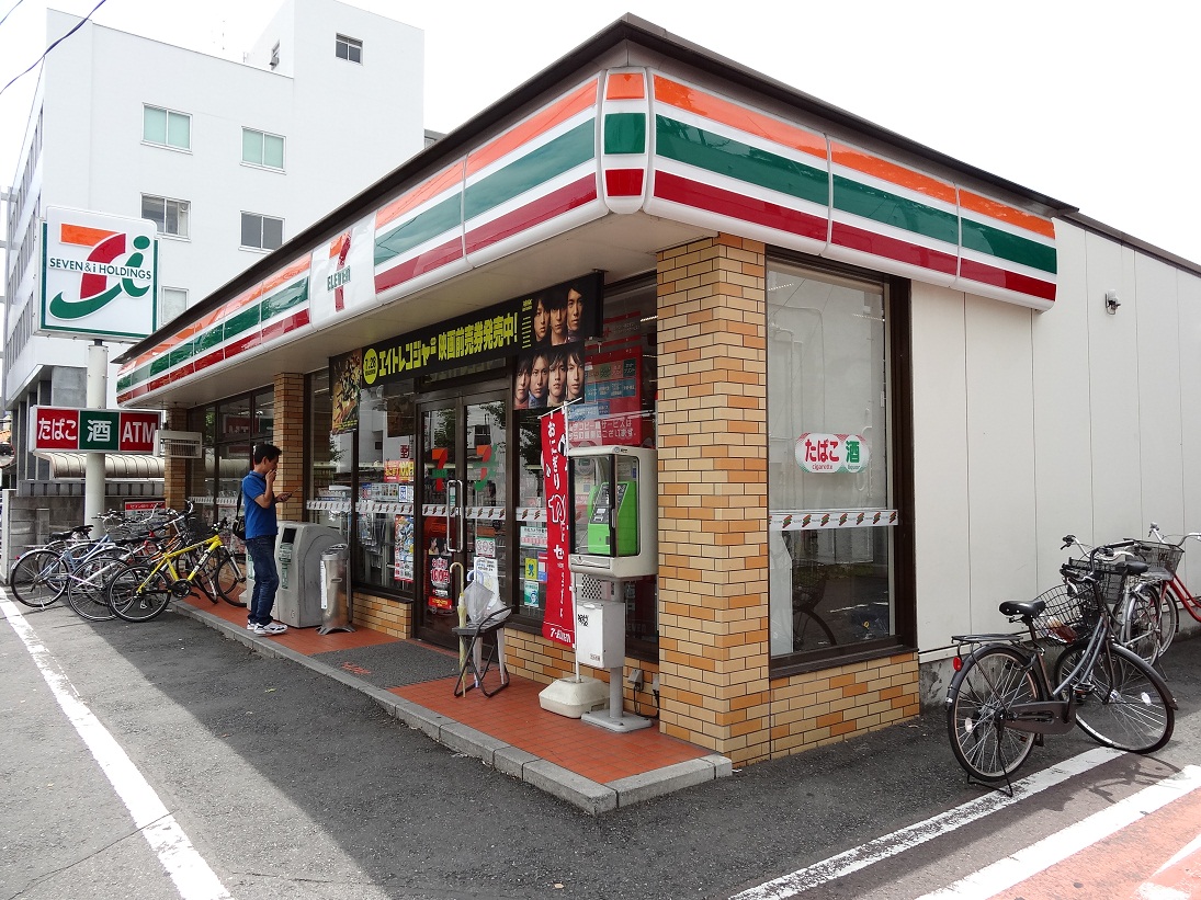 ヴェルトゥ・レジ―大宮 コンビニ
