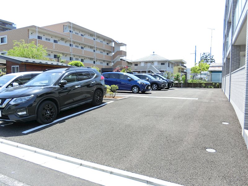 ヴィオラ 駐車場