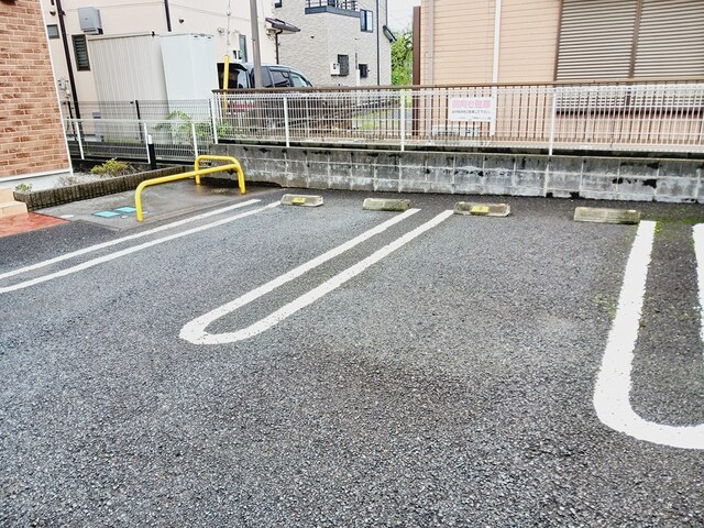 サンパティークⅢ 駐車場