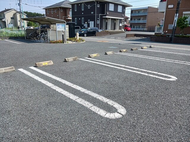 フレーシュ 駐車場