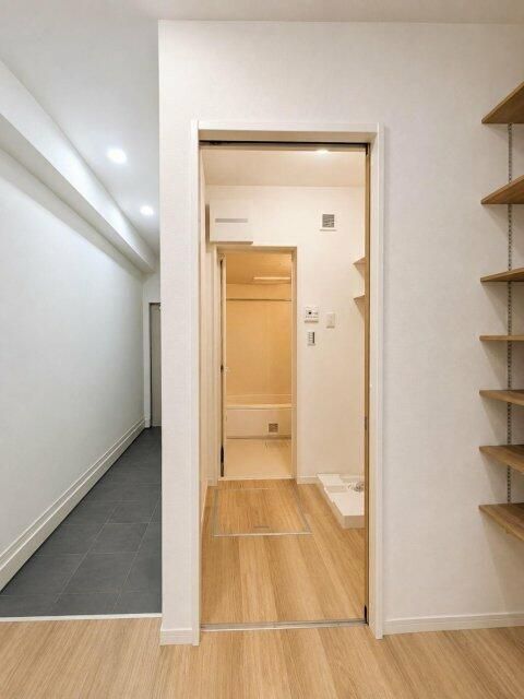 カルカソンヌ立川 玄関