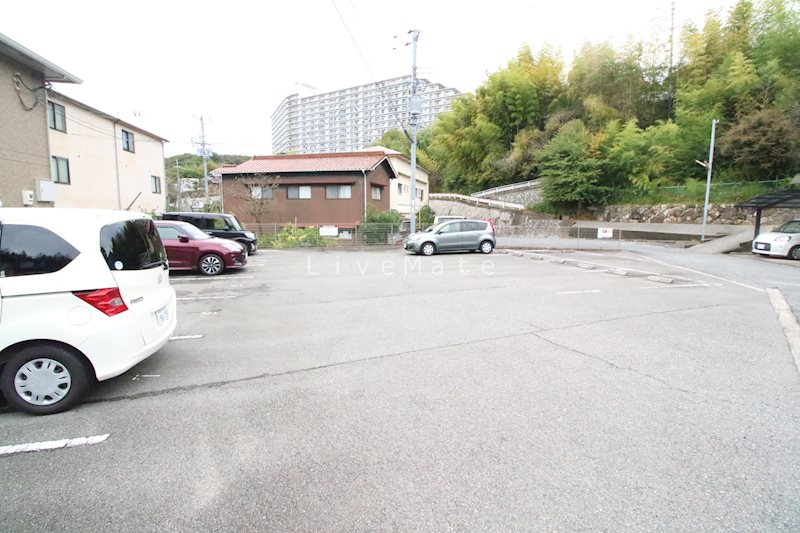 グランヴィラサン  駐車場