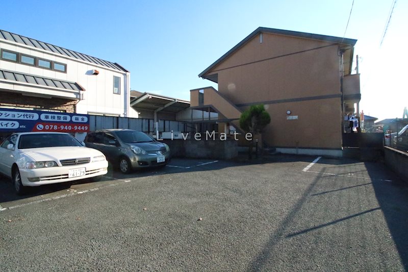 ヴィアーレ 駐車場