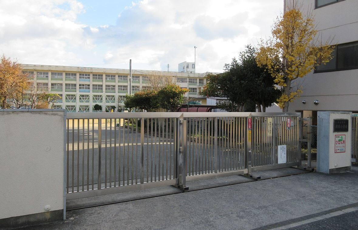 ユマリアコート 小学校