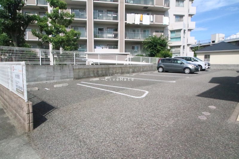 ピュアコートT 駐車場