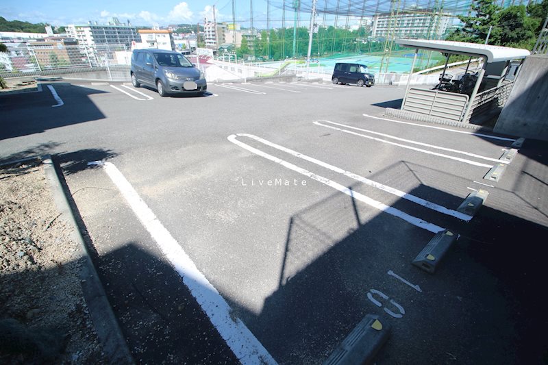 舞子坂ヒルズⅡ 駐車場