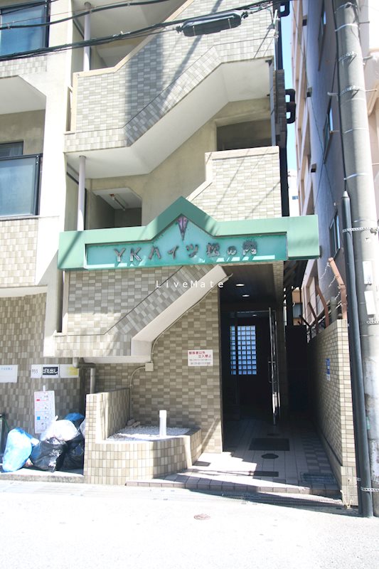 YKハイツ松の内 エントランス