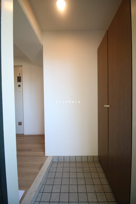 YKハイツ松の内 玄関