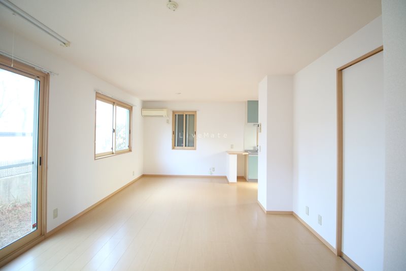 多井畑南町戸建賃貸D棟 リビング