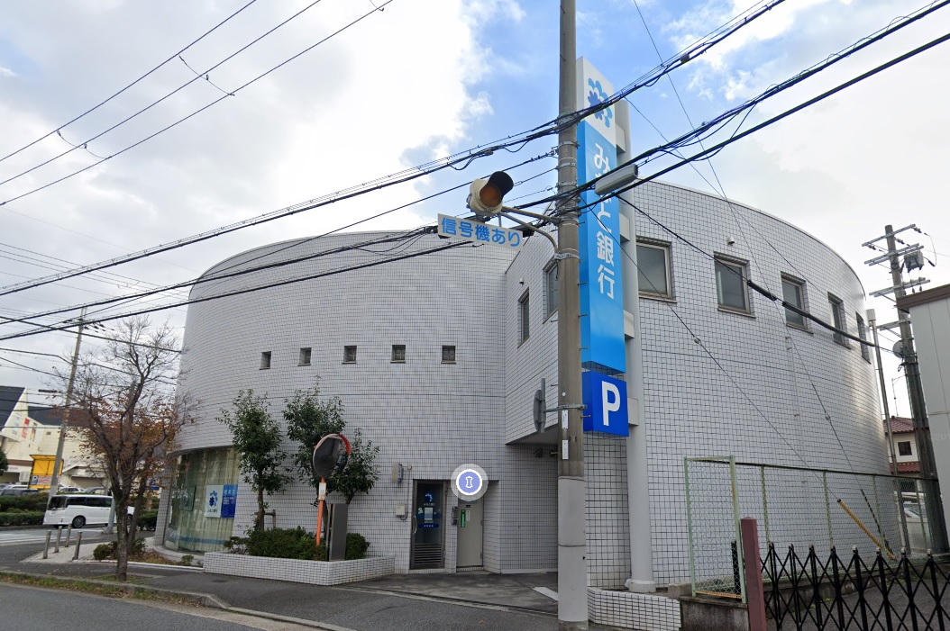 レリヤンファミリオⅧ 銀行