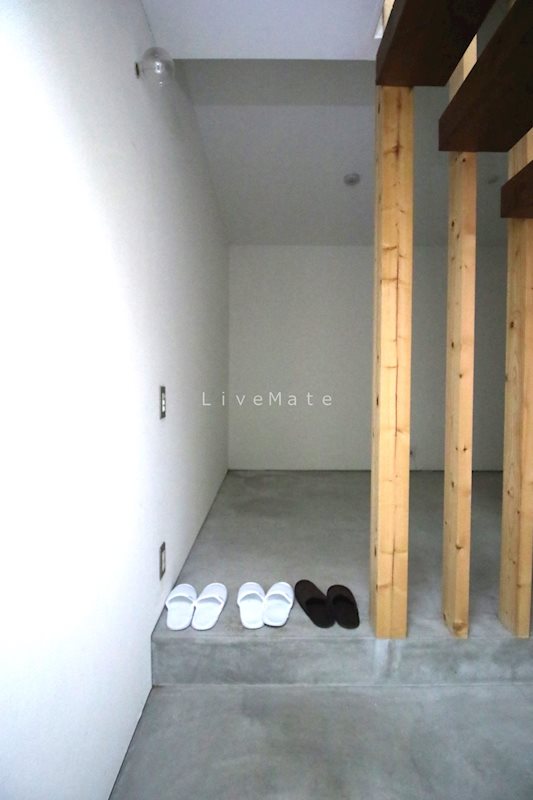 W＆R　APARTMENT０１  玄関