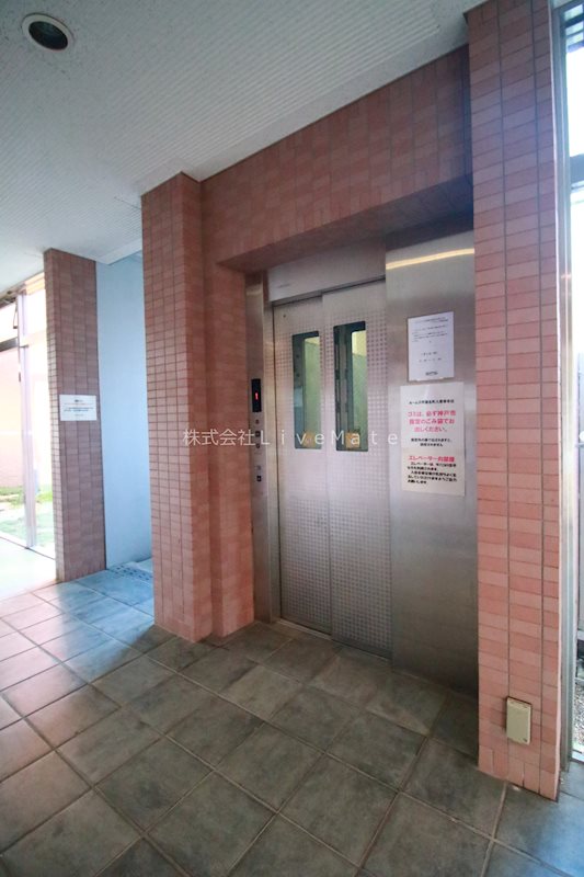 ルームズ学園北町 エントランス