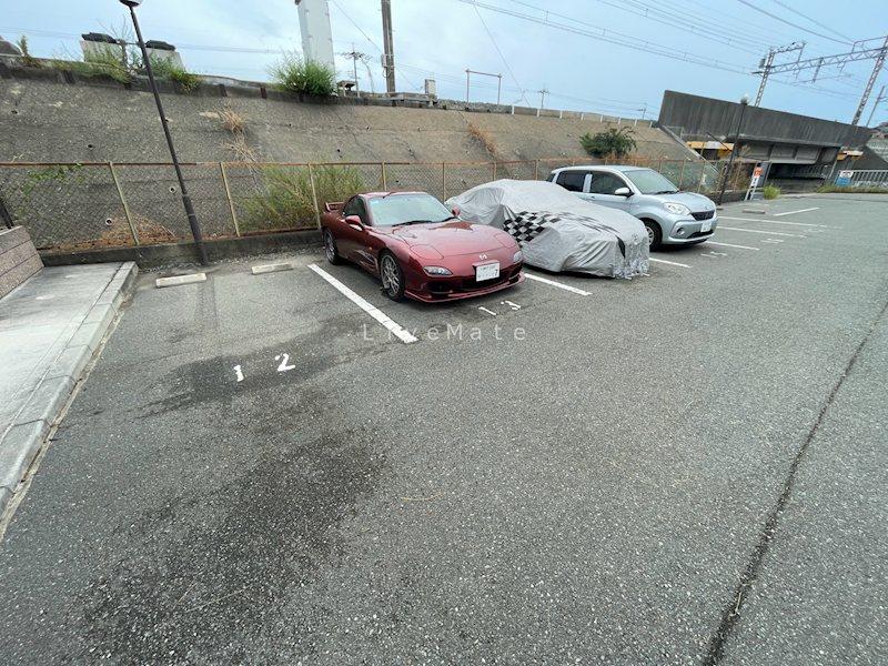 リバーハイム谷八木Ⅱ 駐車場