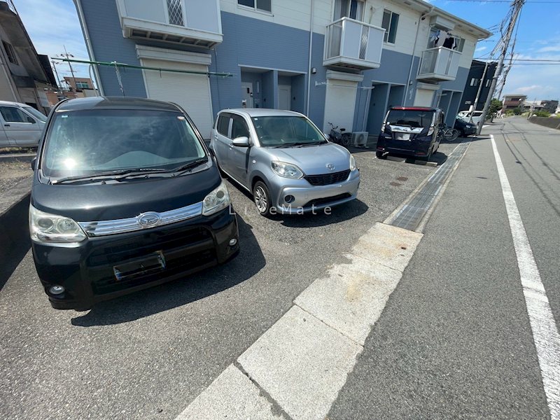 ハイツカワイ 駐車場