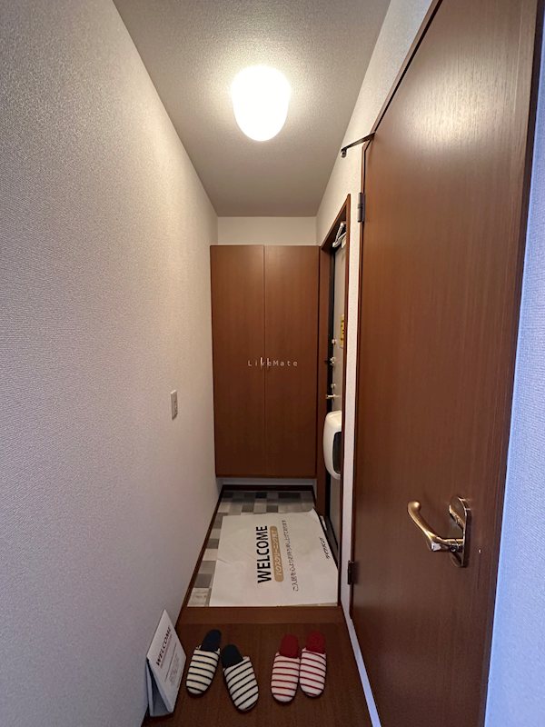 エル　ビエント 玄関