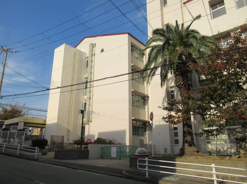 アクロス東須磨アパートメント 小学校