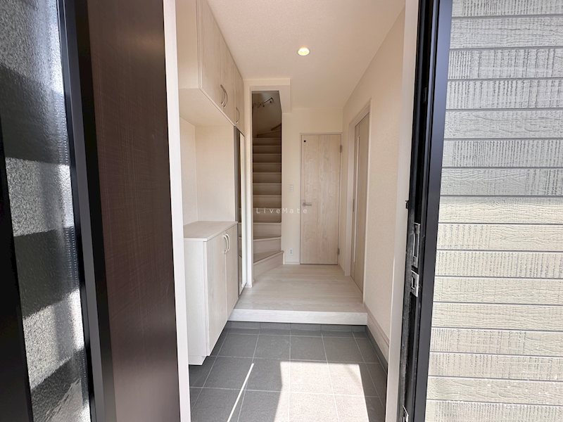 BLOOMING　MAISON神戸市垂水区名谷町1期2号棟 玄関