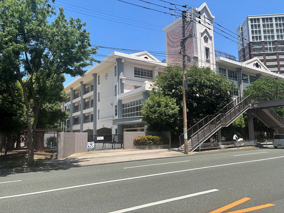 ホワイティ薬院 小学校