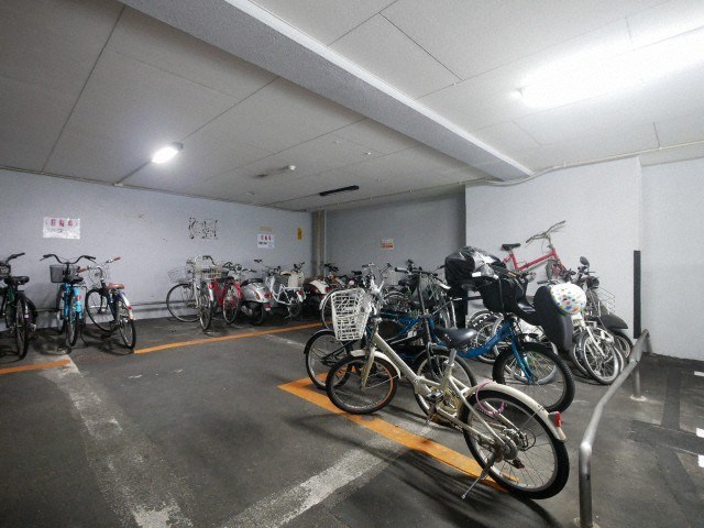 サンヴィレッジ平尾 駐車場