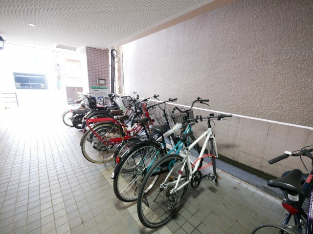 グレースイン高宮 駐車場