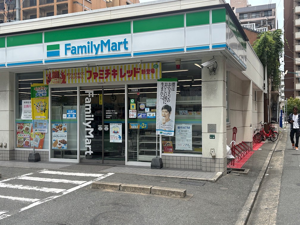 シーズンフラッツ渡辺通 コンビニ