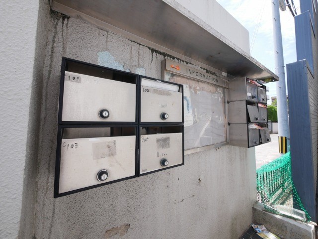 パステル東油山Ｃ棟 エントランス