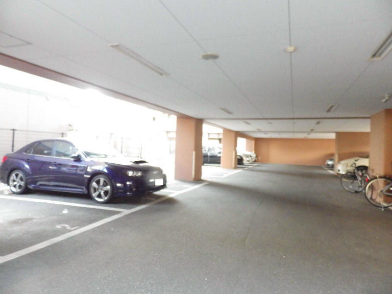 スカイシャトレ箱崎南 駐車場