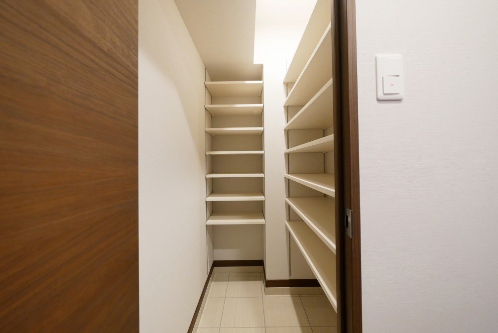MODERN PALAZZO博多ﾃﾞｭｵｸﾞﾗﾝﾃﾞEAST 収納