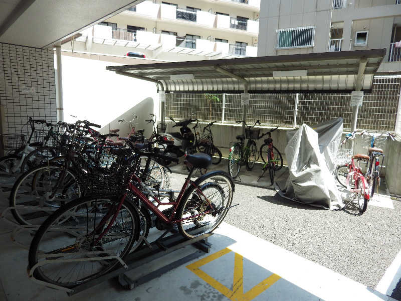レジデンシャルヒルズ博多駅前弐番館 駐車場