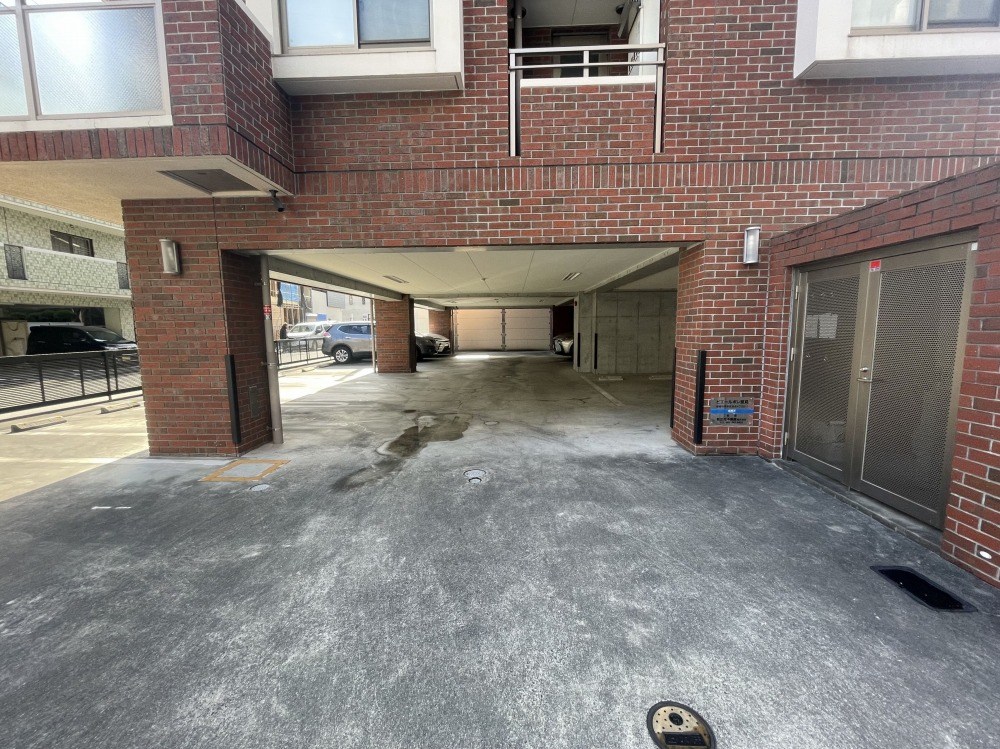 ピエールボレ室見 駐車場