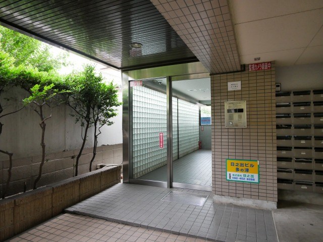 日之出ビル多の津 エントランス