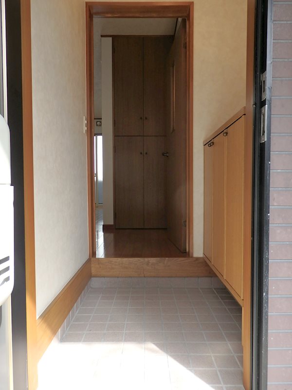 クレセントハウス亀ヶ崎 玄関