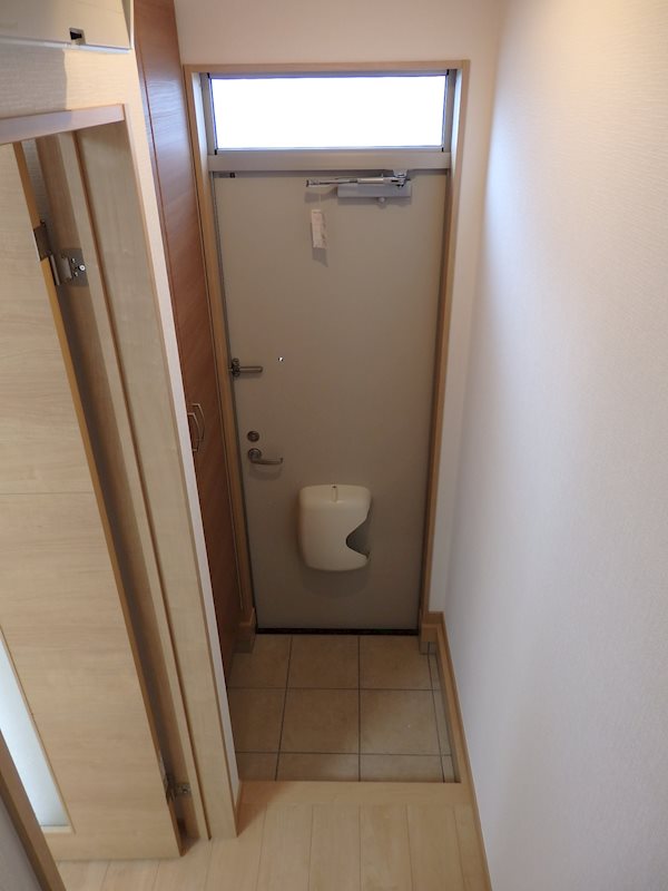 オレンジハウス 玄関