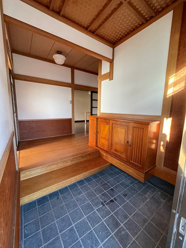 庄内町大真木貸家 玄関