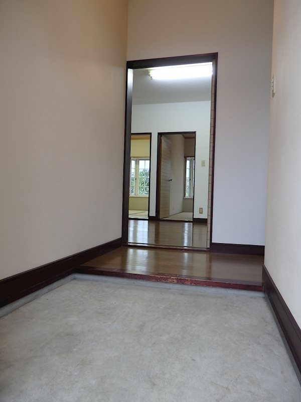 酒田市東泉町二丁目 玄関