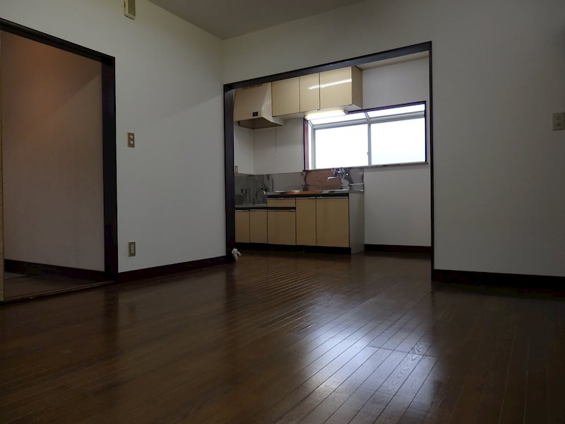 酒田市東泉町二丁目 リビング