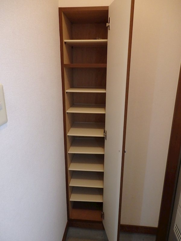 リバーハイツ小牧 玄関