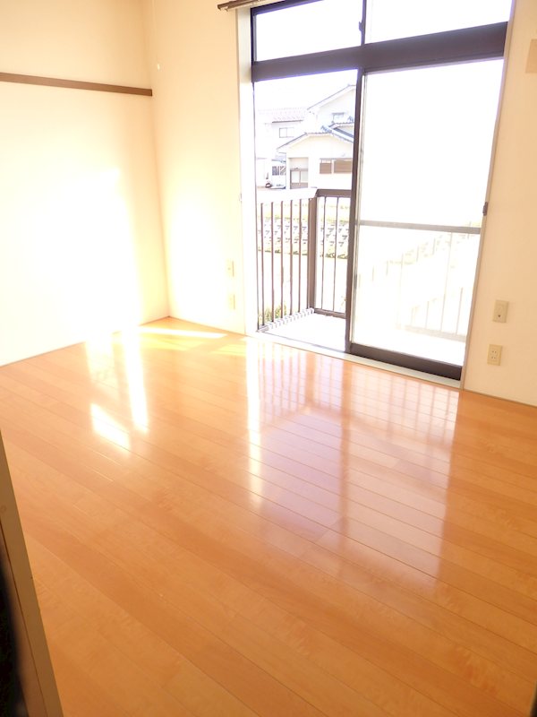 エスティーワン15とがし  リビング