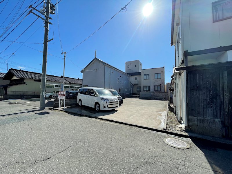 酒田市本町三丁目　月極駐車場 5・6号室 外観