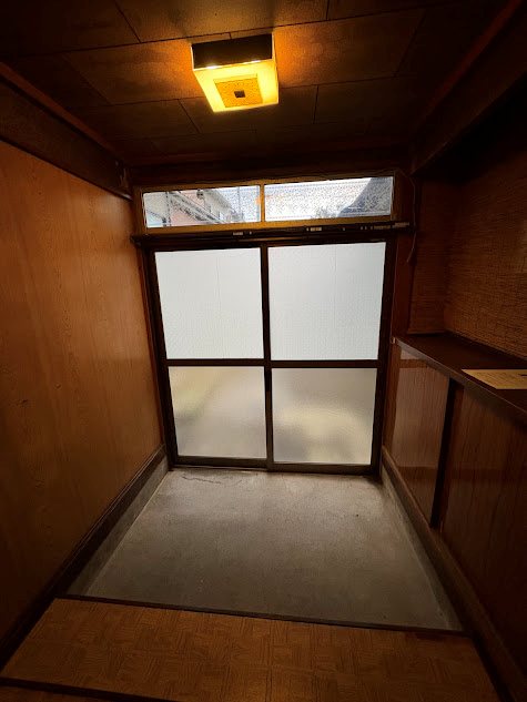 南千日町貸家 玄関