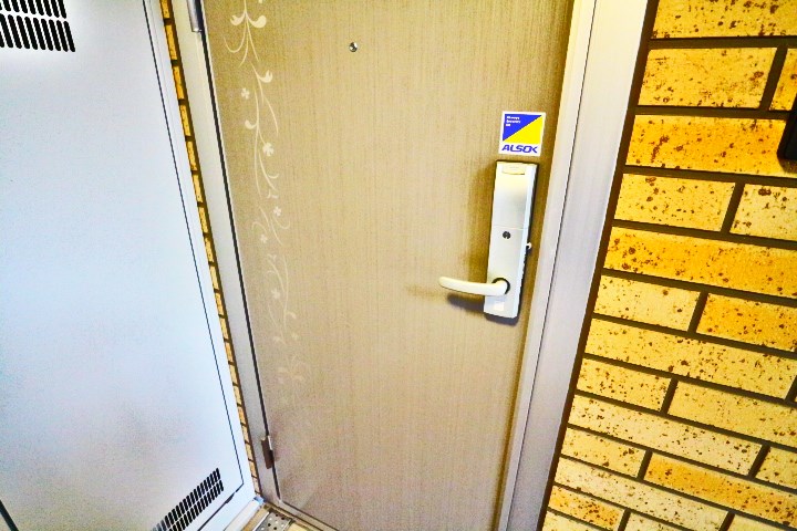 レジデンス　Ⅲ 玄関