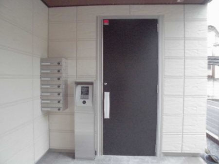 エース南越谷第２ビル 玄関