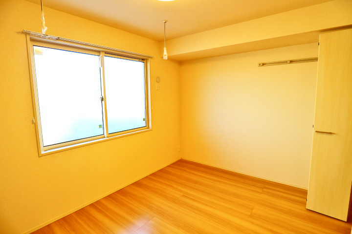 ロイジェントパークスレイクタウンⅢ　J ベッドルーム