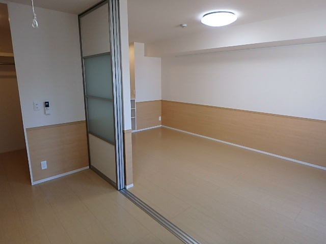 ロイジェントパークスレイクタウン　J リビング